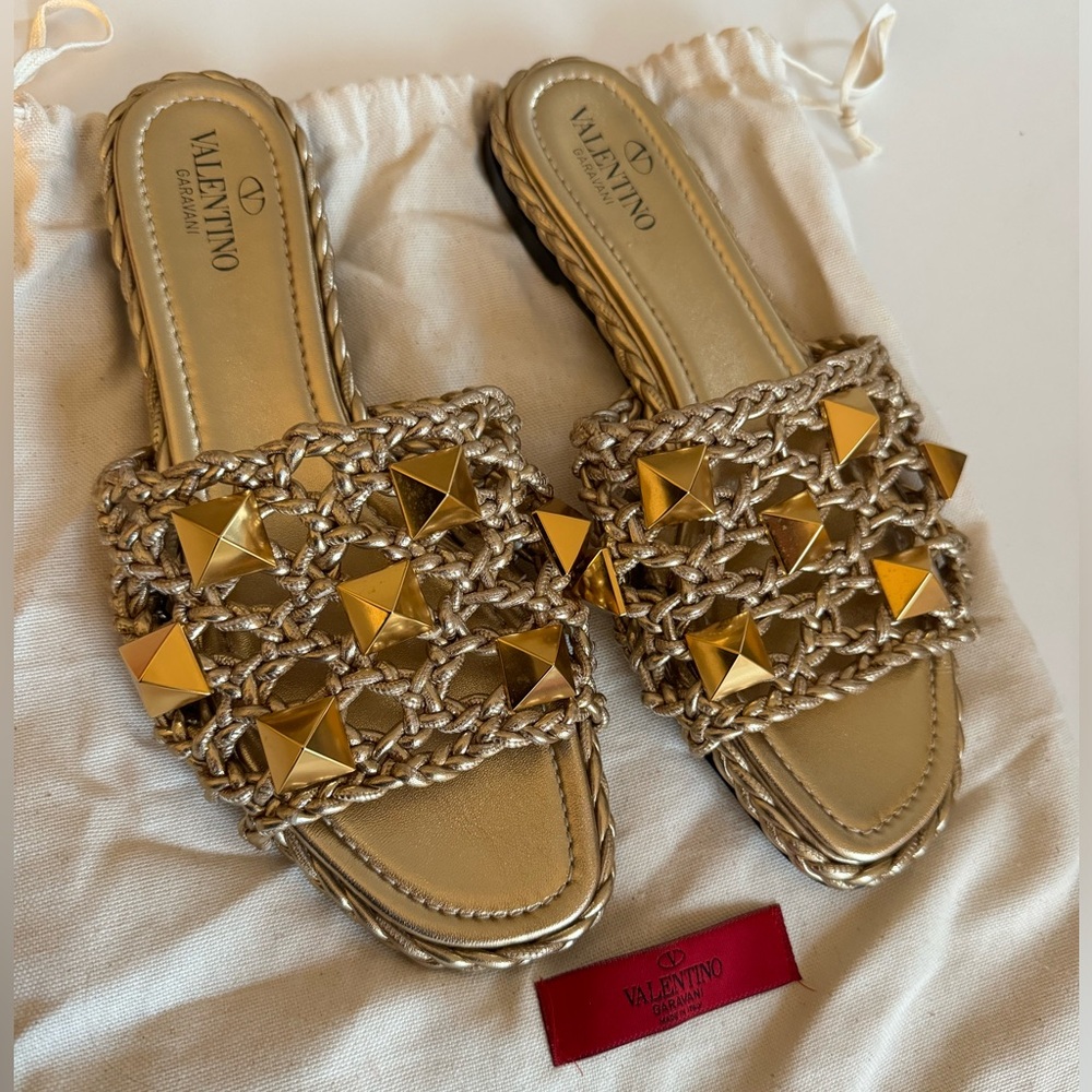 Valentino Garavani Roman Stud Wiven Metallic Gold Sandals Size 38.5
